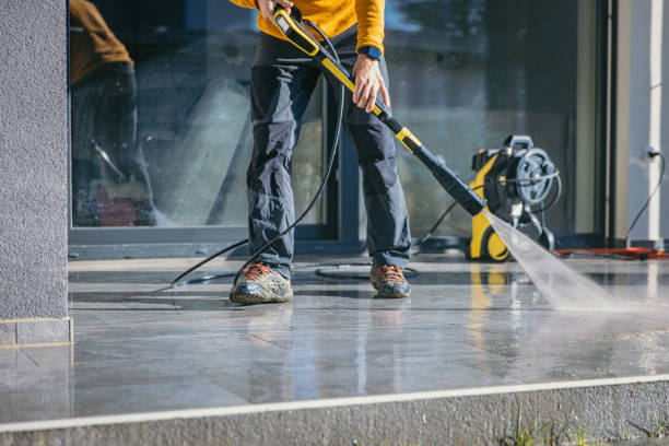 Best Deck Pressure Washing  in Riverdale, CA