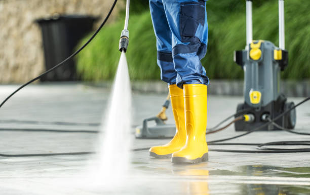 Best Deck Pressure Washing  in Riverdale, CA